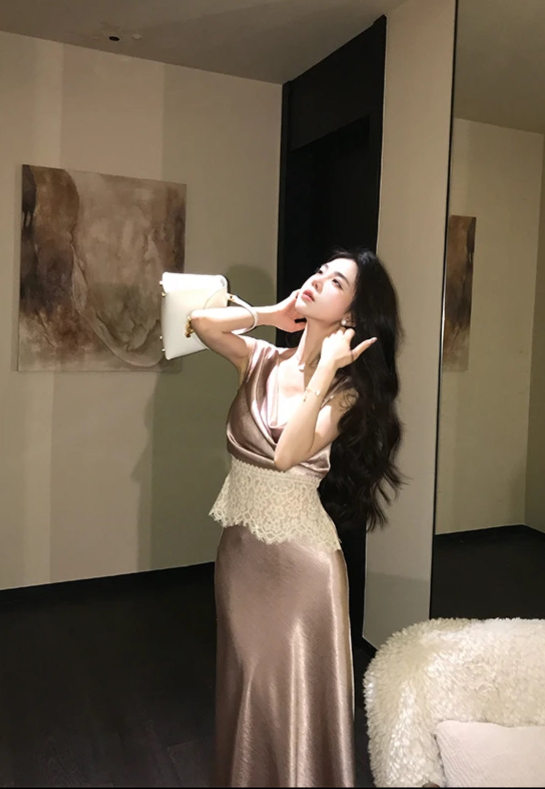 万里可期 无袖荡领蕾丝上衣/鱼尾半裙 Sleeveless Drape-Neck Lace Top / Mermaid Skirt