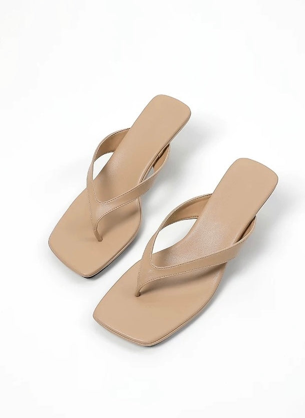 LÉONIE Leather Kitten Heel Sandals