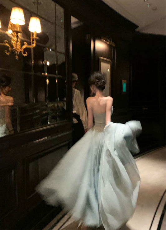 米兰印象 高端水钻链大裙摆连衣裙 Milan-Inspired High-End Rhinestone Chain Dress with a Full Skirt