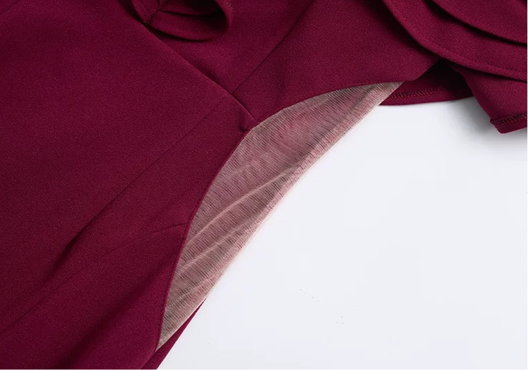 玫瑰苏州 露腰荷叶一字肩连衣裙 Rose Suzhou Off-Shoulder Dress with Cut-Out Waist and Ruffled Details