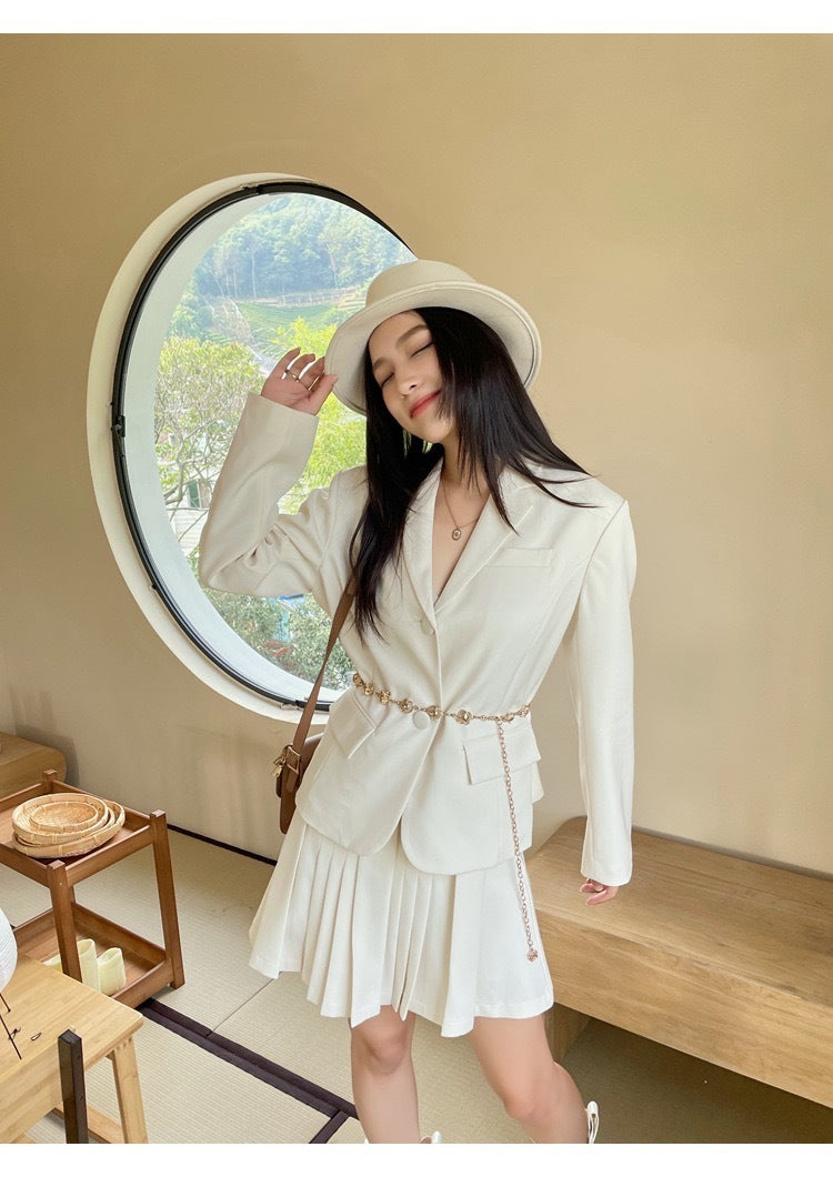 奶油蛋糕 - 秋季韩风设计感西装外套/半身裙 Creamy Cake - Autumn Korean-inspired Design Suit Jacket / Skirt.