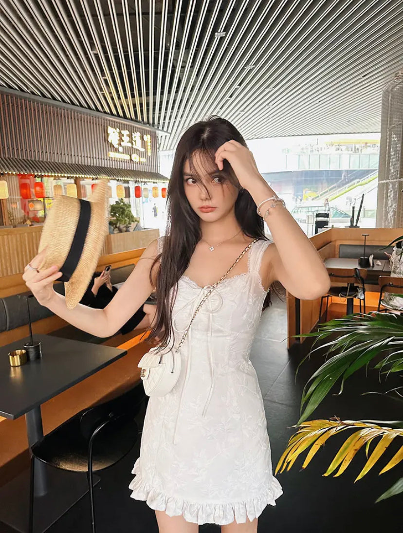 夏日花语 - 夏季白色勾花露背连衣裙 Summer Floral Whisper - Summer White Crochet Backless Dress