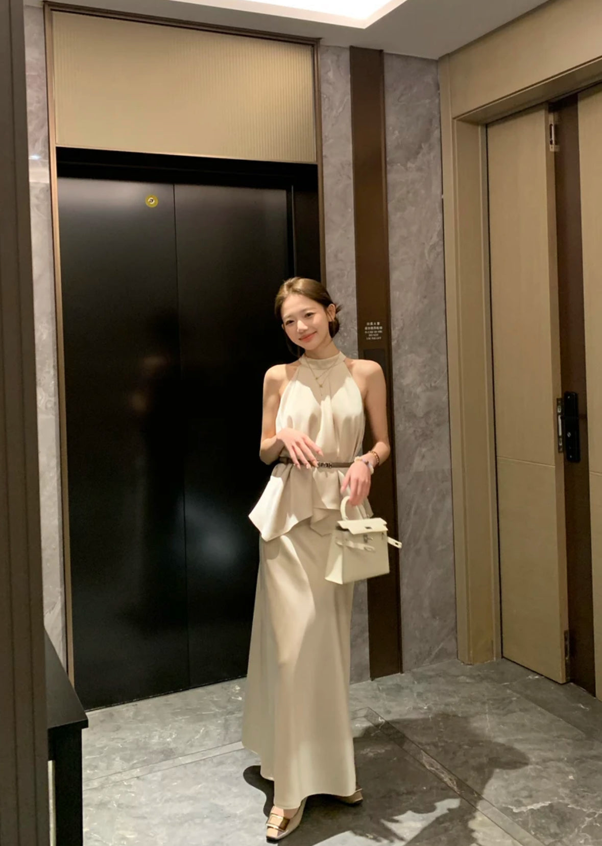 矜贵佳人 高级感无袖挂脖气质上衣/半裙套装 Elegant Sleeveless Halter Neck Top/Skirt Set