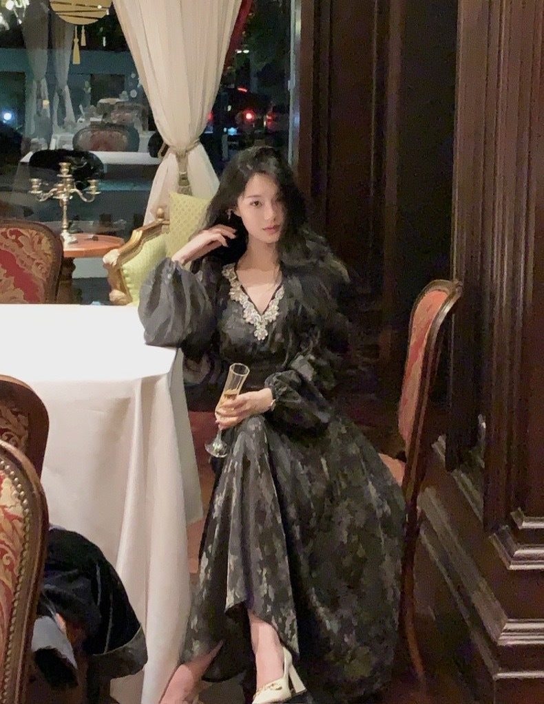 中式老钱风 - 法式赫本风丝绒V领长袖连衣裙 French Audrey Hepburn Style Velvet V-Neck Long Sleeve Dress