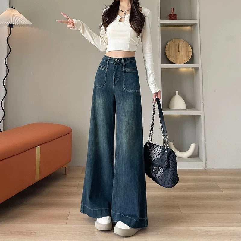 梨形身边怀旧蓝阔腿牛仔长裤 Retro blue wide-leg jeans for pear-shaped figures