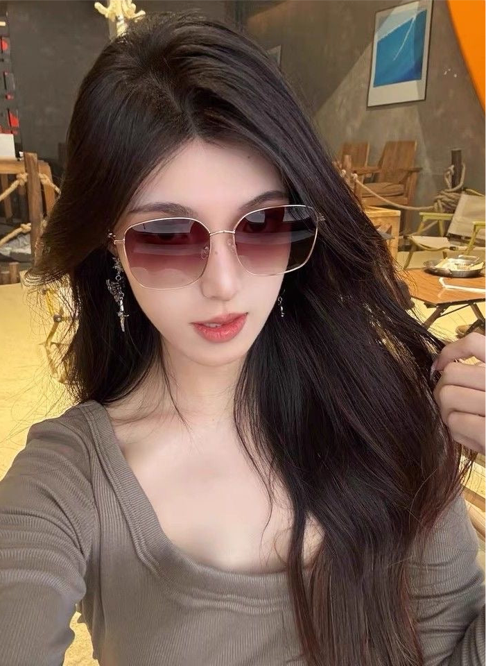 茶色渐变 金框时尚大框墨镜 Brown Gradient Oversized Sunglasses with Gold Frame