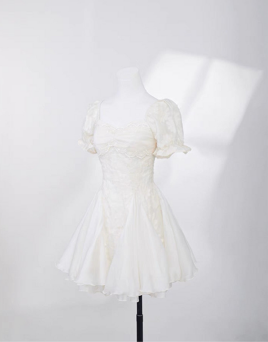 白茶与风 气质剪花蓬蓬网纱公主裙 White Tea and Wind Elegant Embroidered Tulle Princess Dress