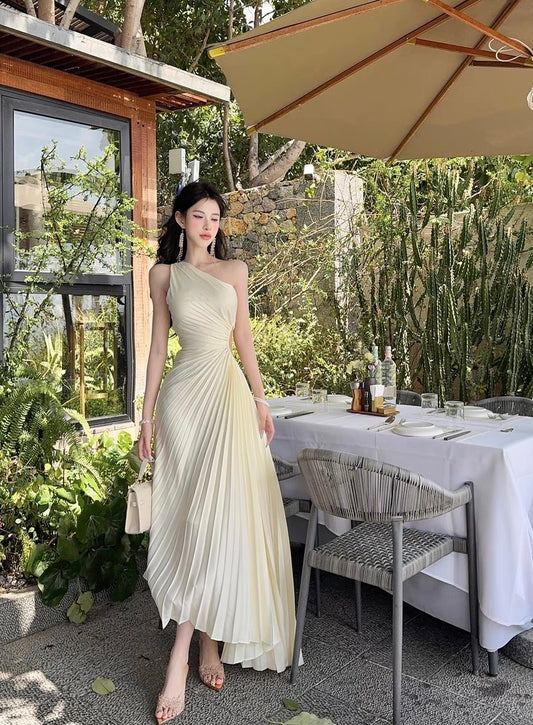 夜宴雅致 春季斜肩长裙收腰连衣裙 Off-Shoulder Waist-Cinching Maxi Dress