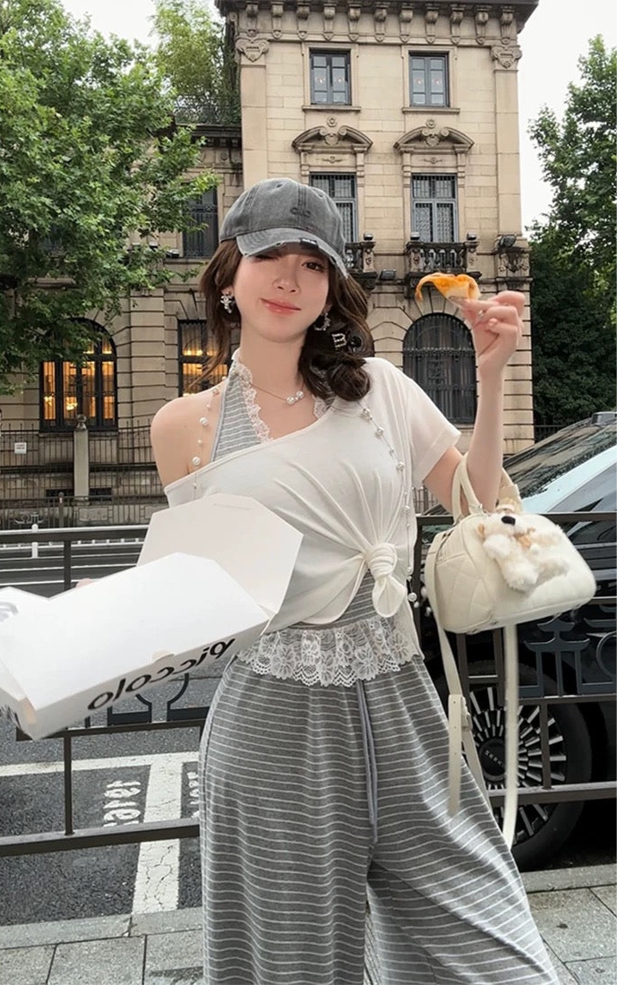 条纹风格 时尚的挂脖蕾丝休闲套装 Striped Style Fashion Halter Lace Casual Set