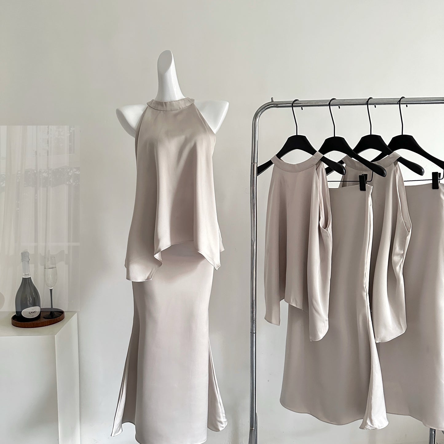 矜贵佳人 高级感无袖挂脖气质上衣/半裙套装 Elegant Sleeveless Halter Neck Top/Skirt Set