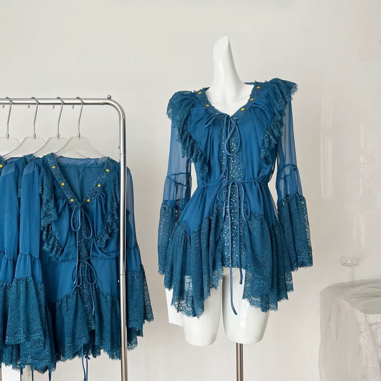蓝韵名媛 气质名媛孔雀蓝蕾丝性感上衣 Peacock Blue Lace Sexy Top
