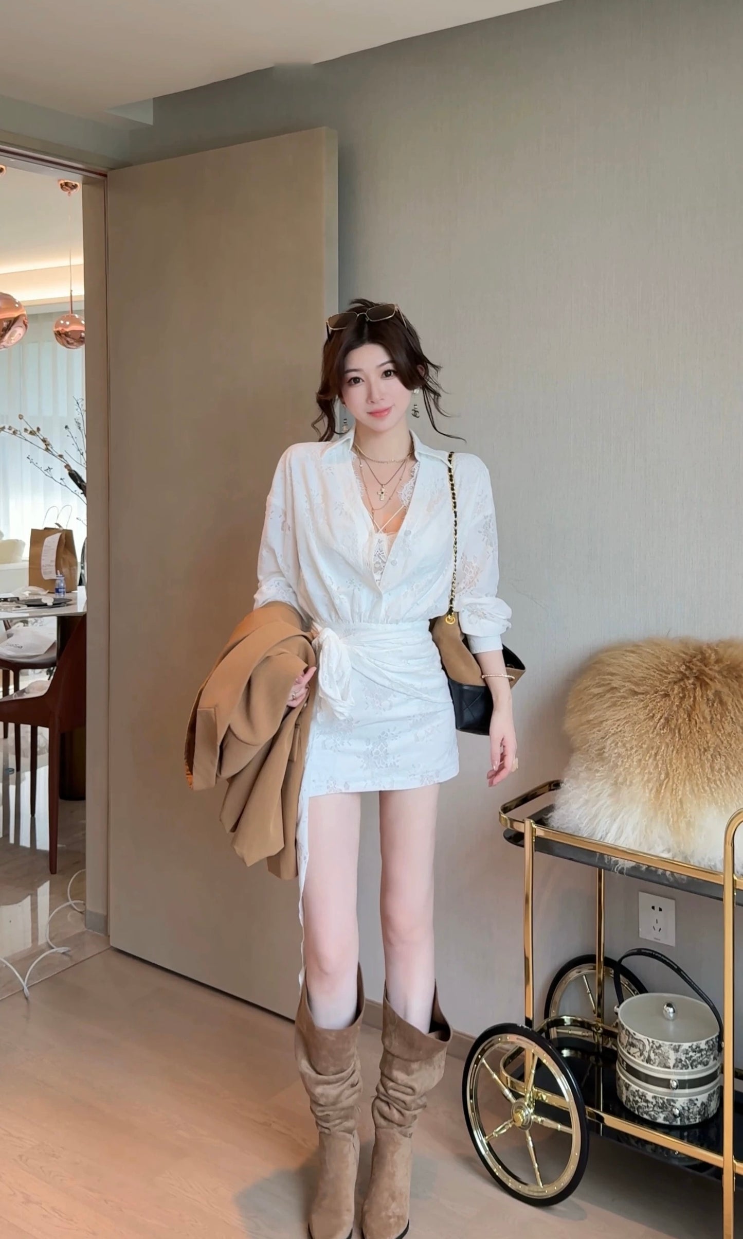 馥芮白茶 镂空蕾丝长袖衬衫裙 Flat White Tea Hollow Lace Long-Sleeve Shirt Dress