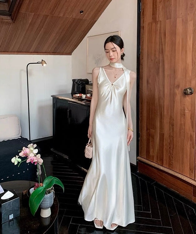 月上人间 飘带醋酸抽褶连衣裙 Moonlit Elegance Acetate Ruched Dress with Flowing Ribbons