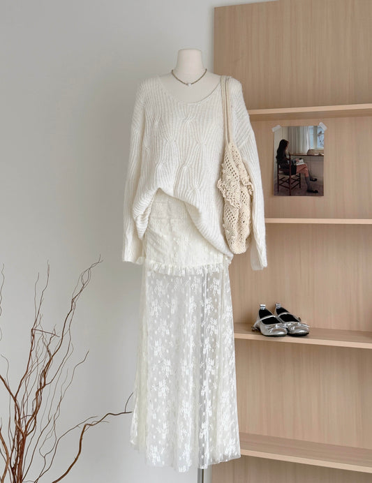 蕾丝柔影 蕾丝包臀花边鱼尾半裙/毛衣 Lace Soft Silhouette – Lace Bodycon Fishtail Hem Skirt / Sweater