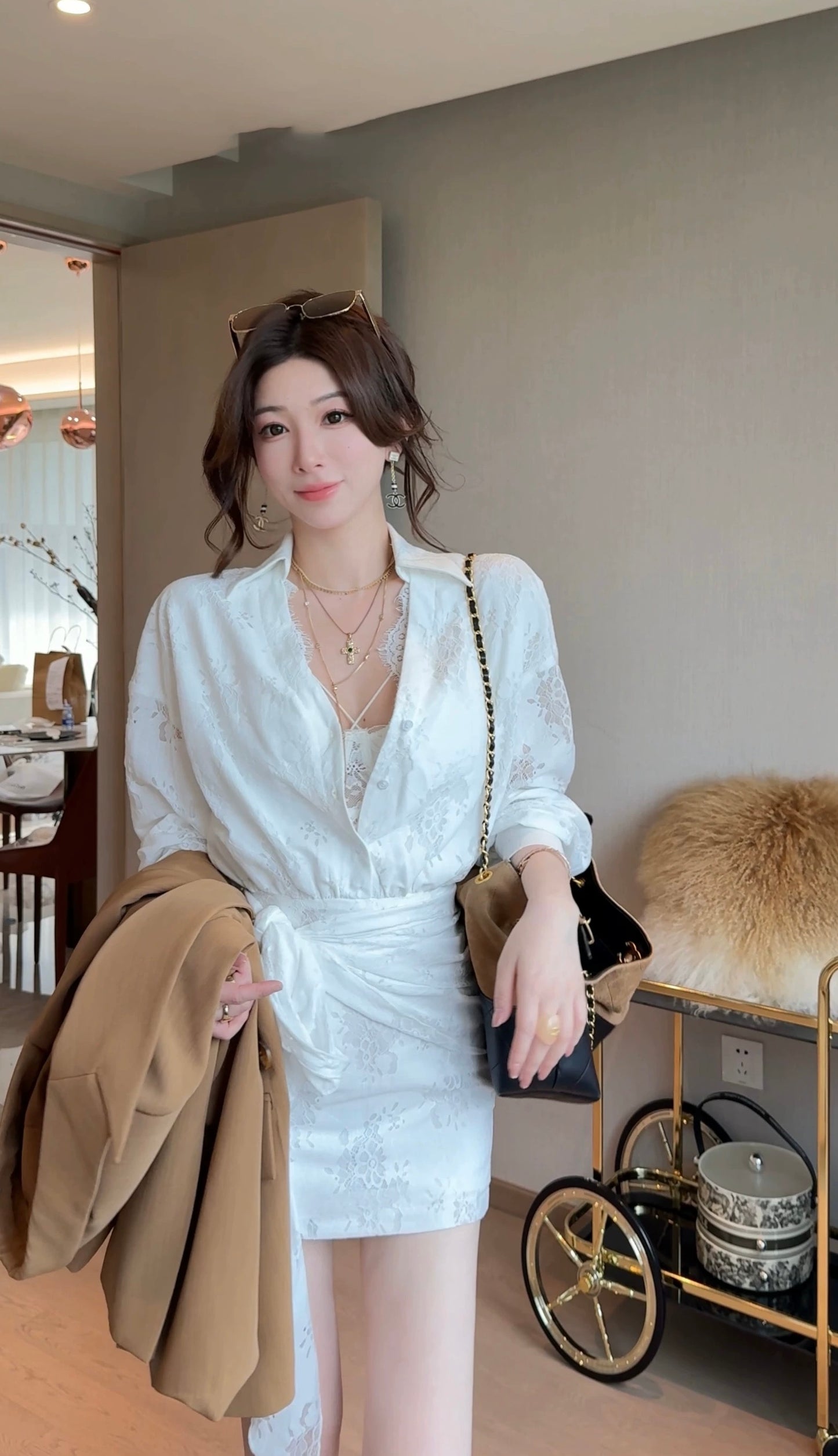 馥芮白茶 镂空蕾丝长袖衬衫裙 Flat White Tea Hollow Lace Long-Sleeve Shirt Dress