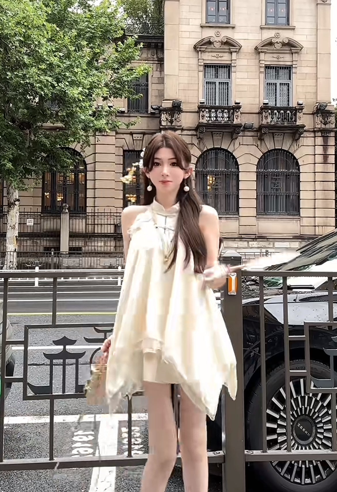 粉黛霓裳 盘扣刺绣花朵无袖上衣+松紧腰短裙套装 Pink Elegance – Sleeveless Embroidered Floral Top with Frog Buttons & Elastic Waist Skirt Set