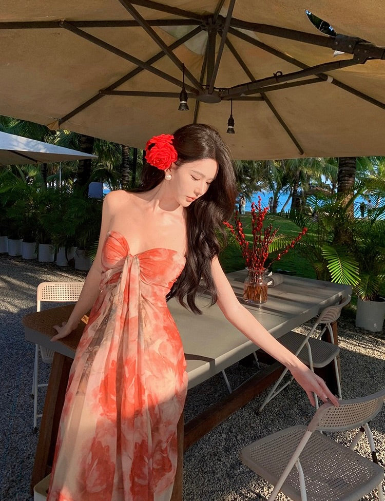 繁华 抹胸度假风情碎花裙 Vibrant Strapless Floral Dress with Vacation Vibes