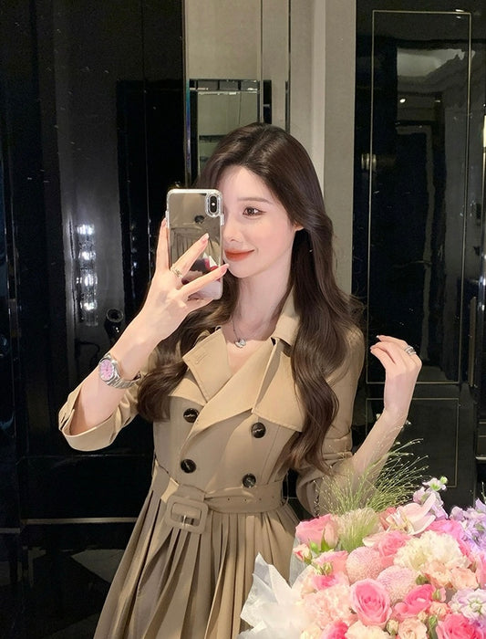 厅里厅气 秋冬性感风衣连衣裙 Elegant and Chic Autumn Trench Coat Dress with a Sexy Touch