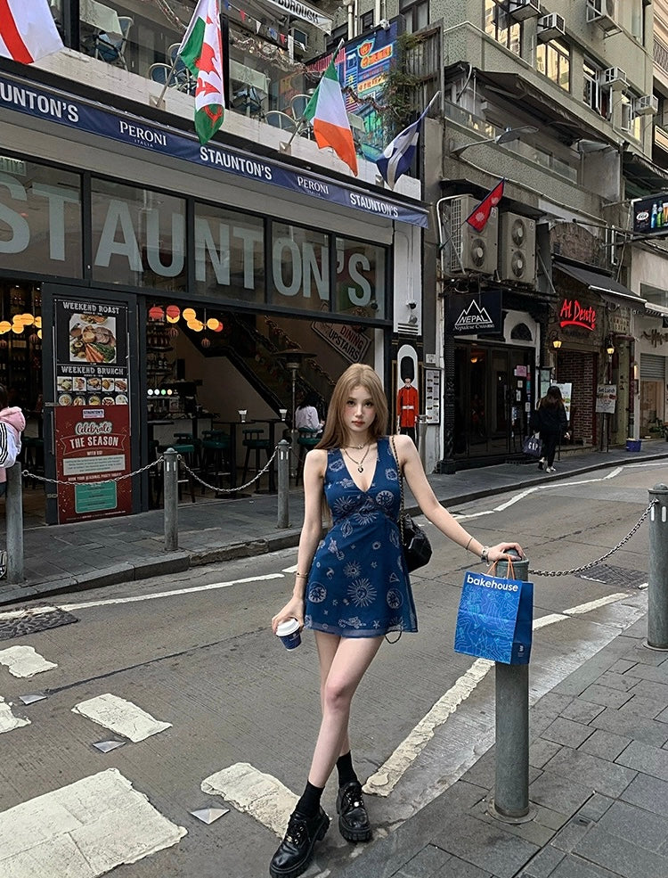 西西里邂逅 复古V领背心连衣裙 Sicilian Encounter – Vintage V-Neck Sleeveless Dress