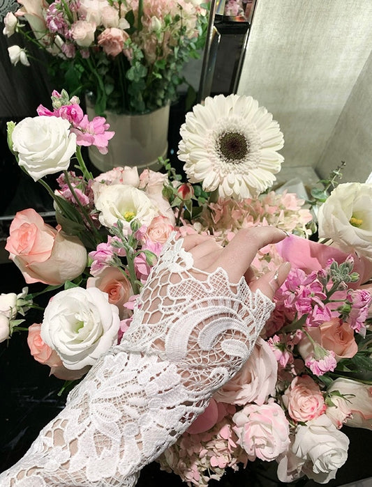 月林纪事 性感蕾丝上衣半裙套装 Yuelin Chronicle: Sexy Lace Top and Skirt Set