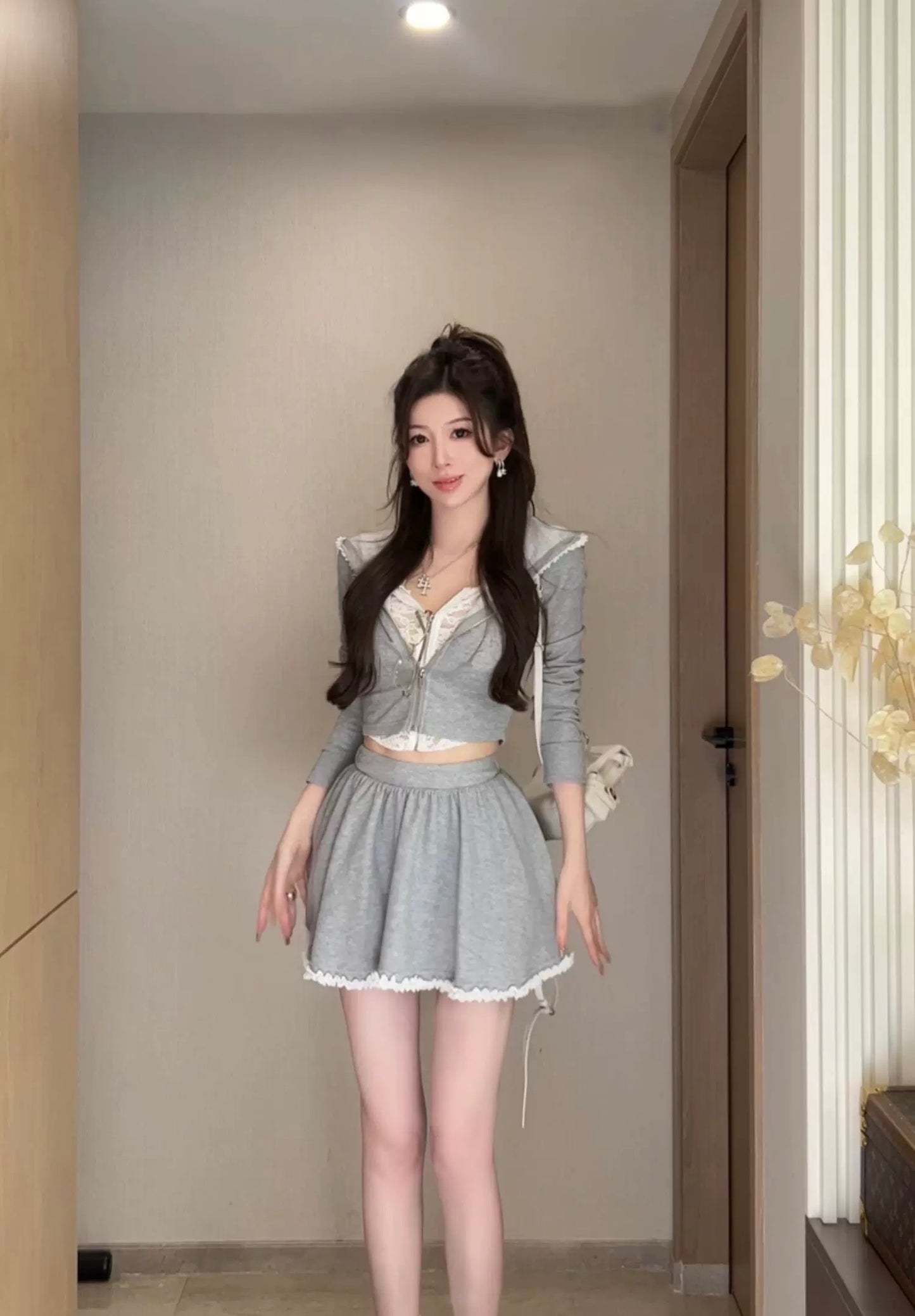 韩团女高 假两件连帽卫衣+半裙套装 K-pop Schoolgirl Style Two-Piece Set: Layered-Look Hoodie with Skirt