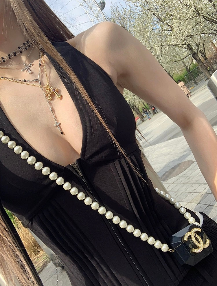 LikeJennie V领挂脖鱼骨带胸垫上衣 LikeJennie V-neck Halter Top with Boning and Built-in Padding