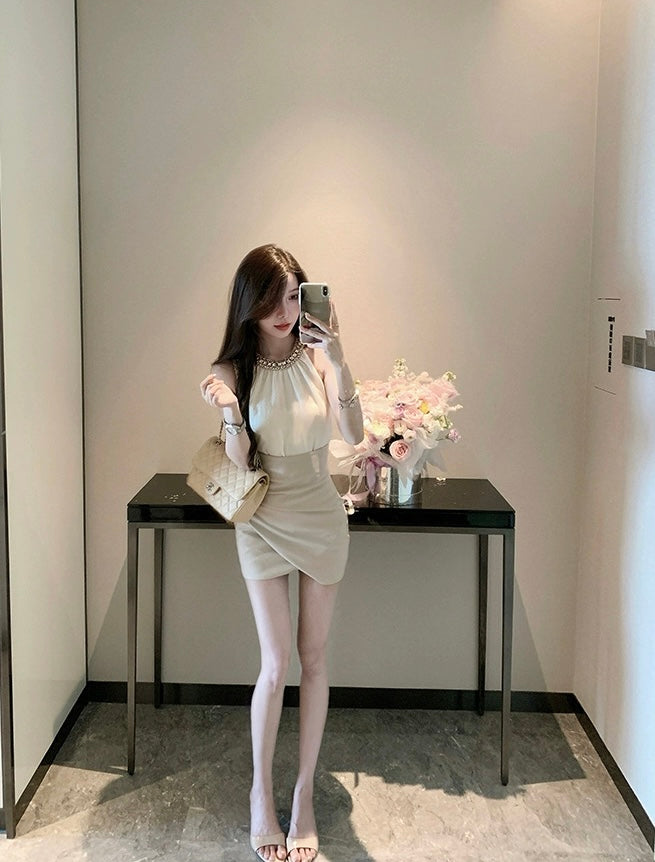 金秘书法则 挂脖无袖上衣➕高腰侧扭套装 Secretary Kim Style Halter Neck Top and High-Waist Side-Twist Set