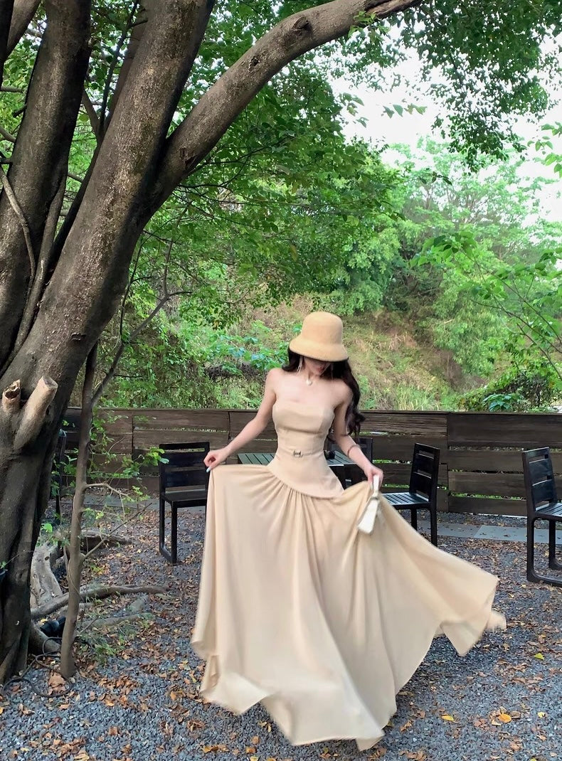 中古情话 一字肩拼接显比例连衣裙 Vintage Love Whisper – Off-Shoulder Patchwork Silhouette Dress