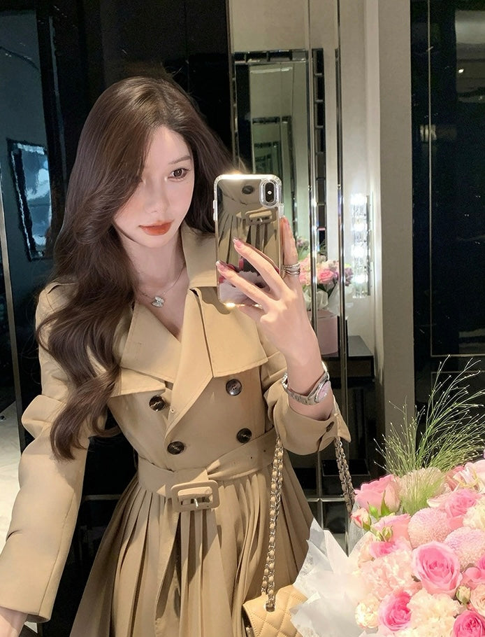 厅里厅气 秋冬性感风衣连衣裙 Elegant and Chic Autumn Trench Coat Dress with a Sexy Touch