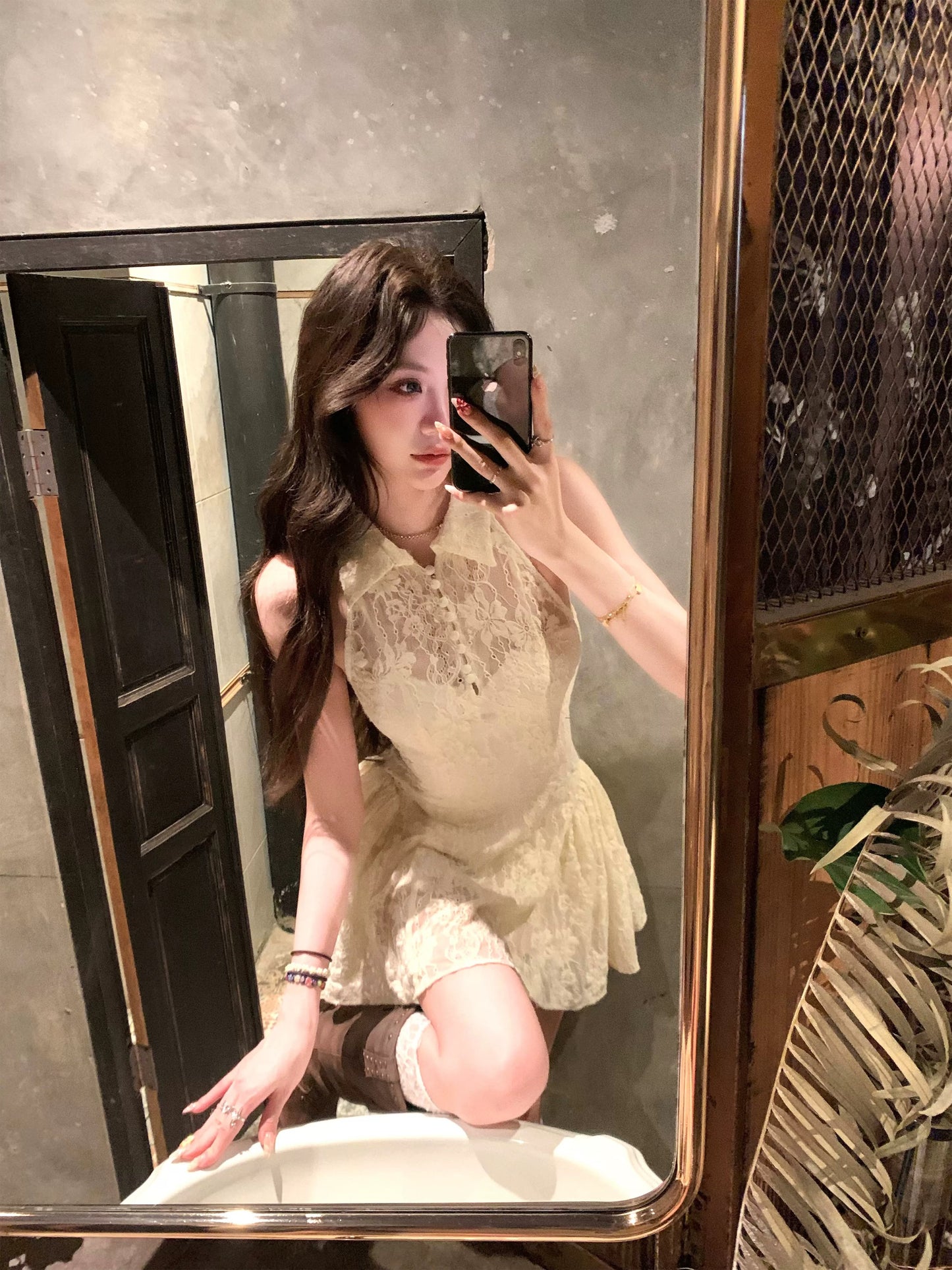 奶绒陷阱 气质挂脖蕾丝连衣裙 Milky Soft Trap Elegant Halter Lace Dress