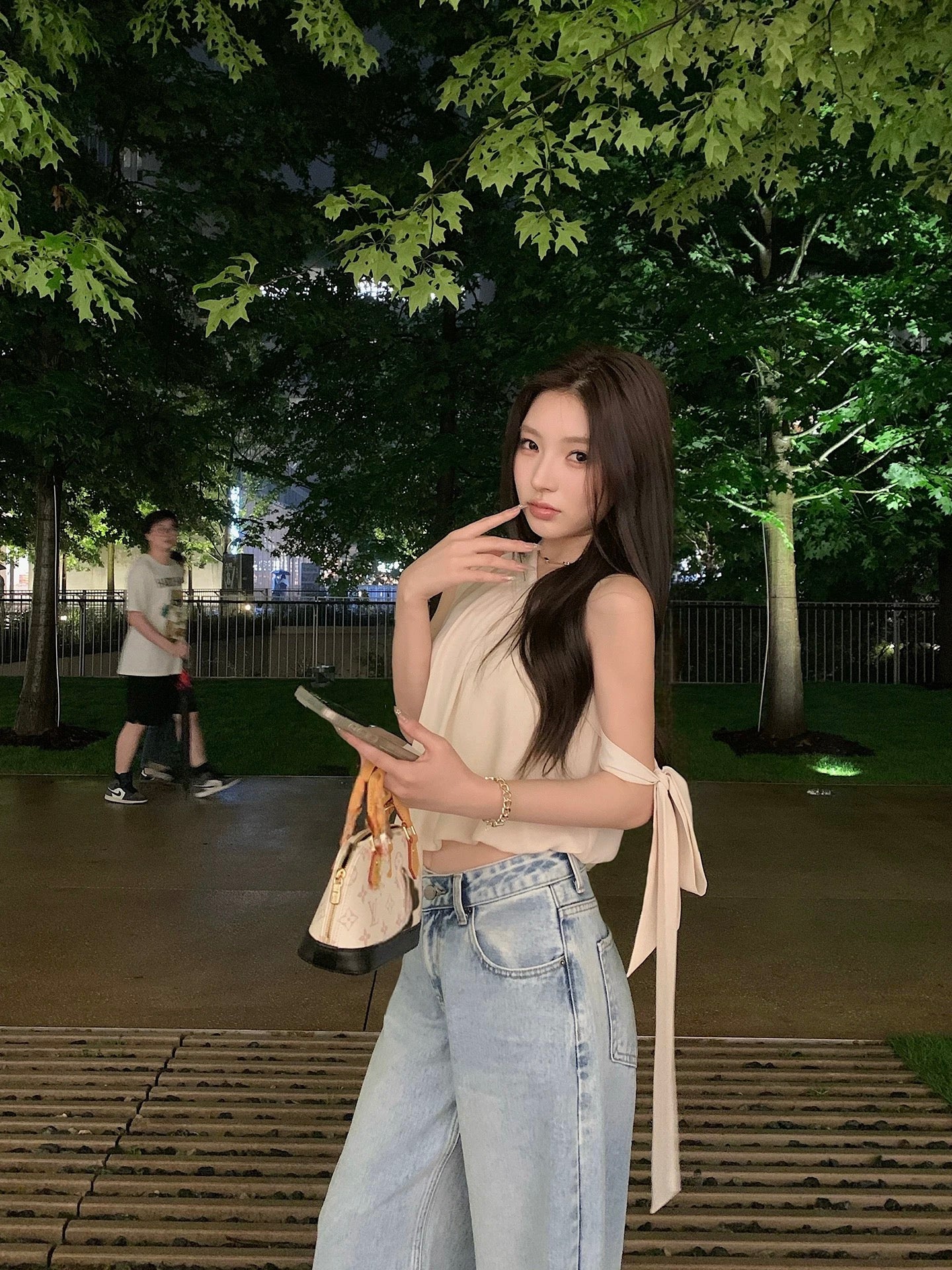 瑶瑶窃语 斜肩宽松雪纺衫上衣/连衣裙 Whisper of Yao – One-Shoulder Loose Chiffon Blouse / Dress