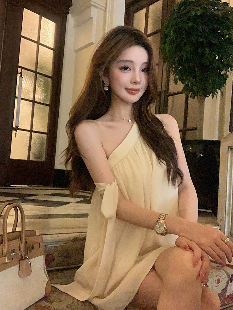 瑶瑶窃语 斜肩宽松雪纺衫上衣/连衣裙 Whisper of Yao – One-Shoulder Loose Chiffon Blouse / Dress