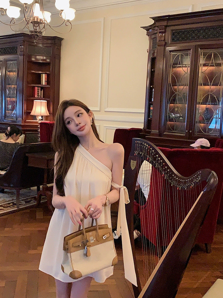 瑶瑶窃语 斜肩宽松雪纺衫上衣/连衣裙 Whisper of Yao – One-Shoulder Loose Chiffon Blouse / Dress