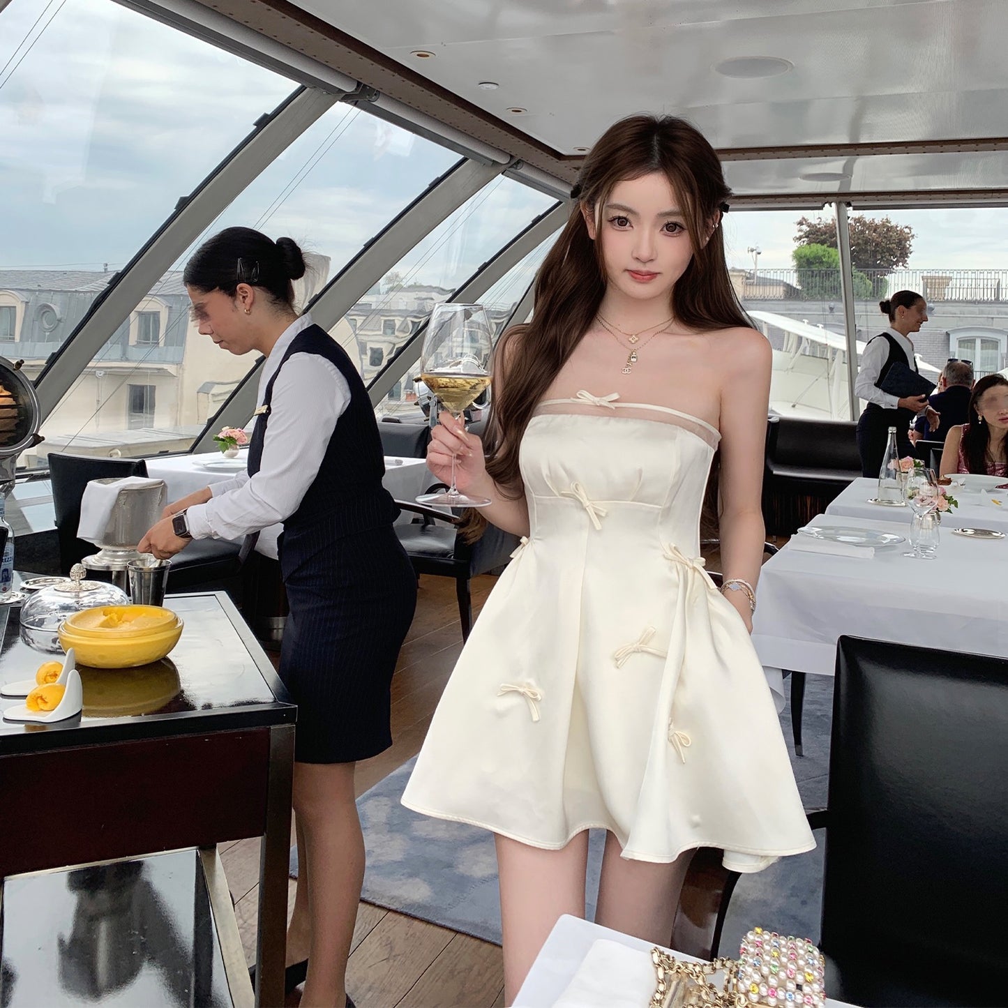 初恋巴黎 缎面蝴蝶结甜美连衣裙 First Love Paris – Satin Bow Sweetheart Dress