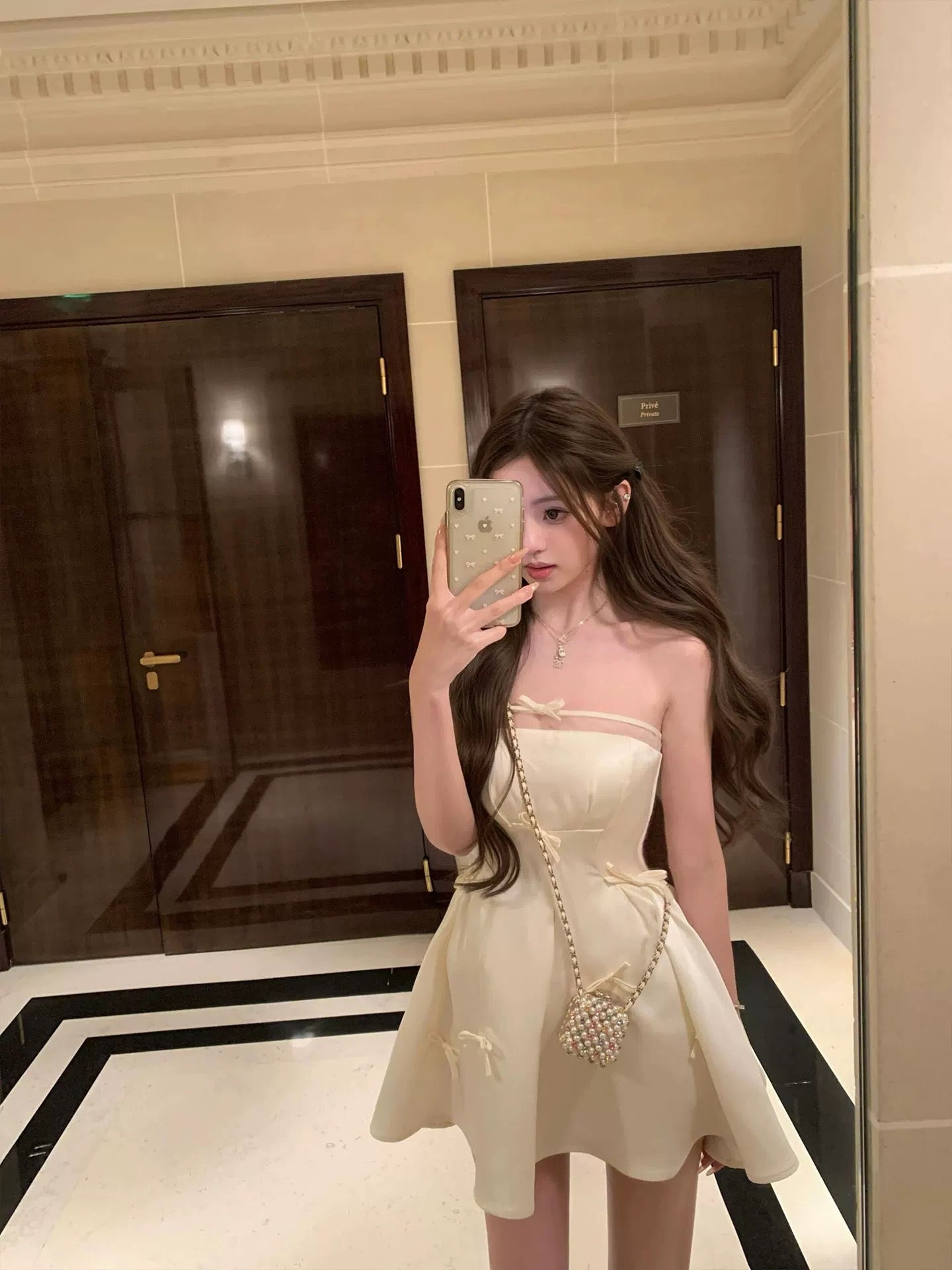 初恋巴黎 缎面蝴蝶结甜美连衣裙 First Love Paris – Satin Bow Sweetheart Dress
