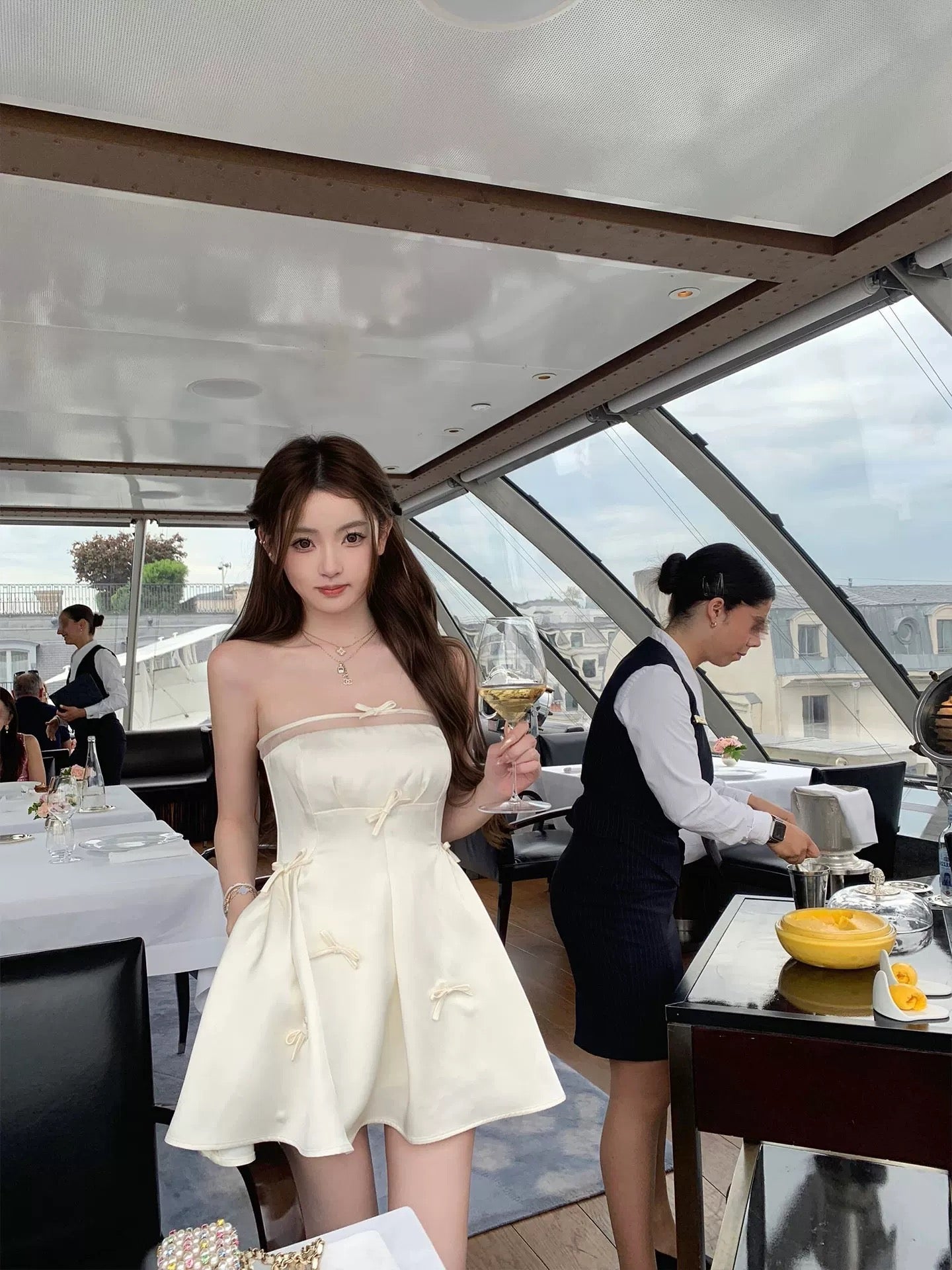 初恋巴黎 缎面蝴蝶结甜美连衣裙 First Love Paris – Satin Bow Sweetheart Dress