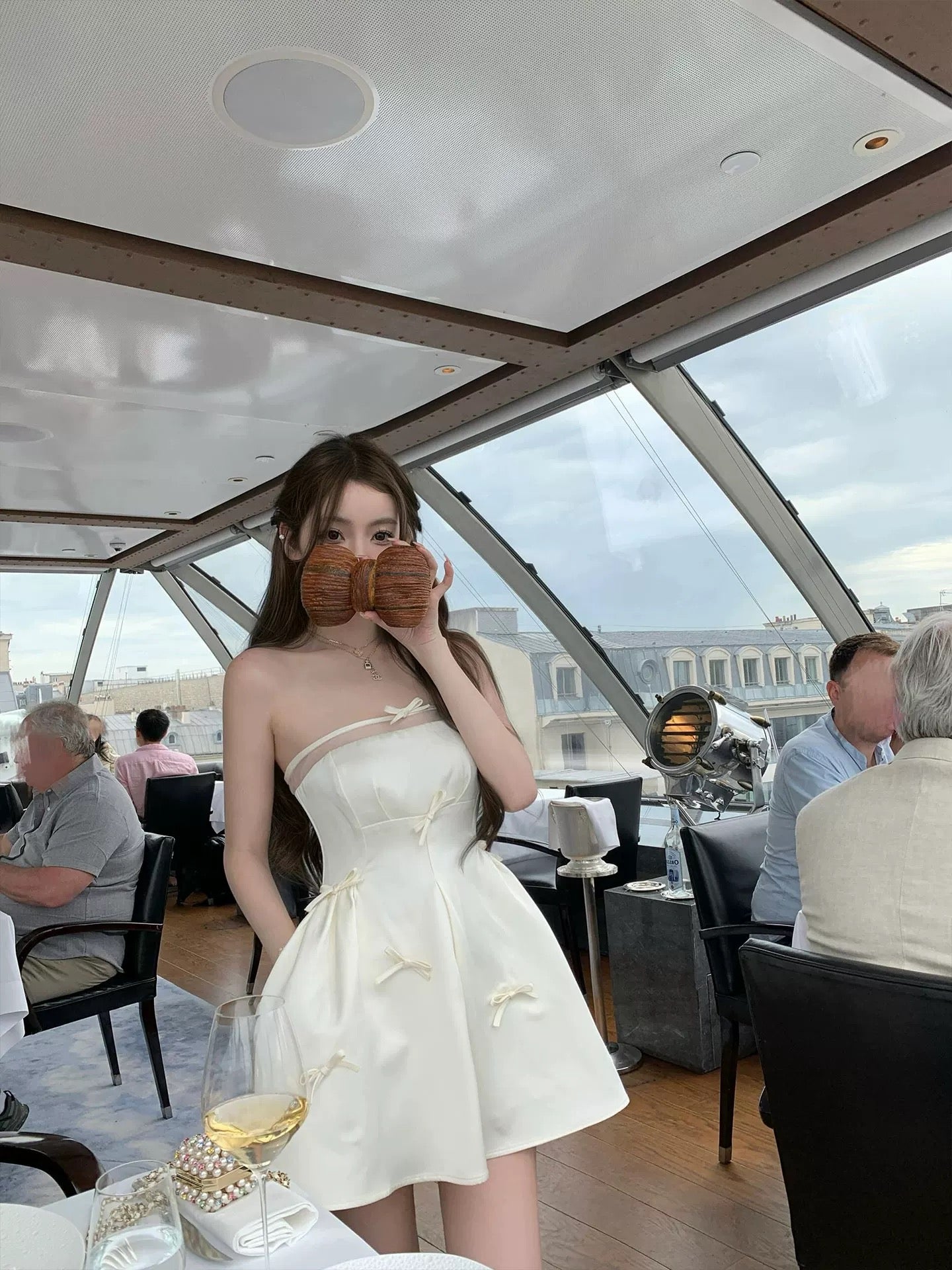 初恋巴黎 缎面蝴蝶结甜美连衣裙 First Love Paris – Satin Bow Sweetheart Dress