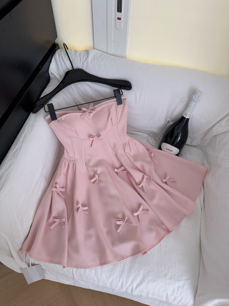 初恋巴黎 缎面蝴蝶结甜美连衣裙 First Love Paris – Satin Bow Sweetheart Dress