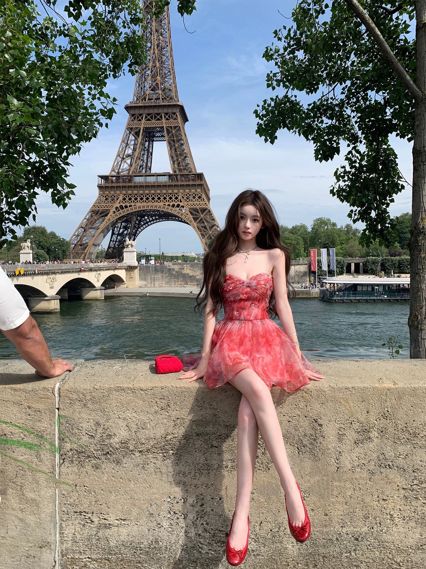 塞纳黄昏 灵动薄纱亮片印花连衣裙 Seine Dusk – Flowing Tulle Dress with Sequin Print