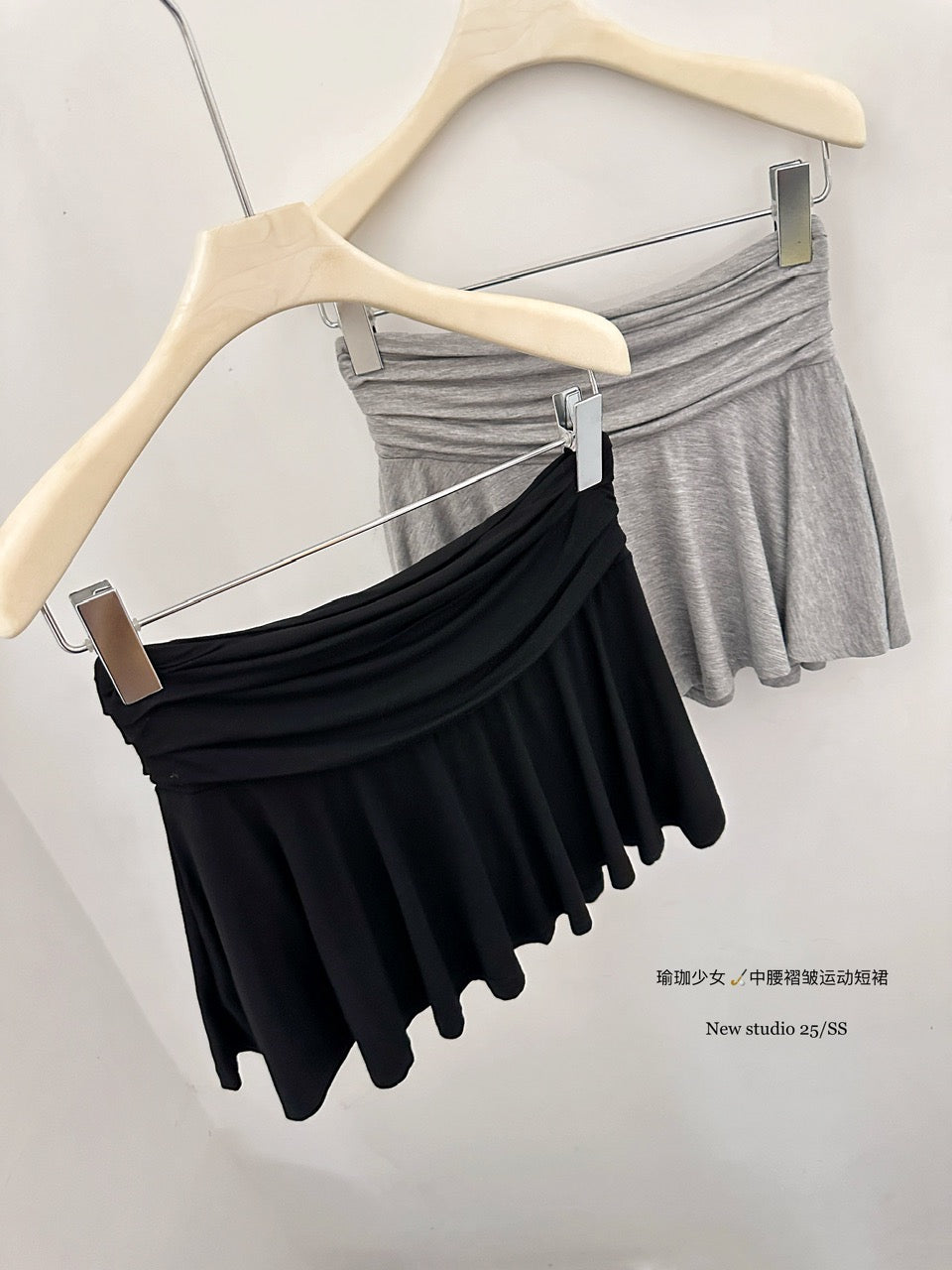 瑜珈少女 中腰褶皱运动百搭A字半裙 Yoga Girl Mid-Rise Ruched Versatile A-Line Sports Skirt