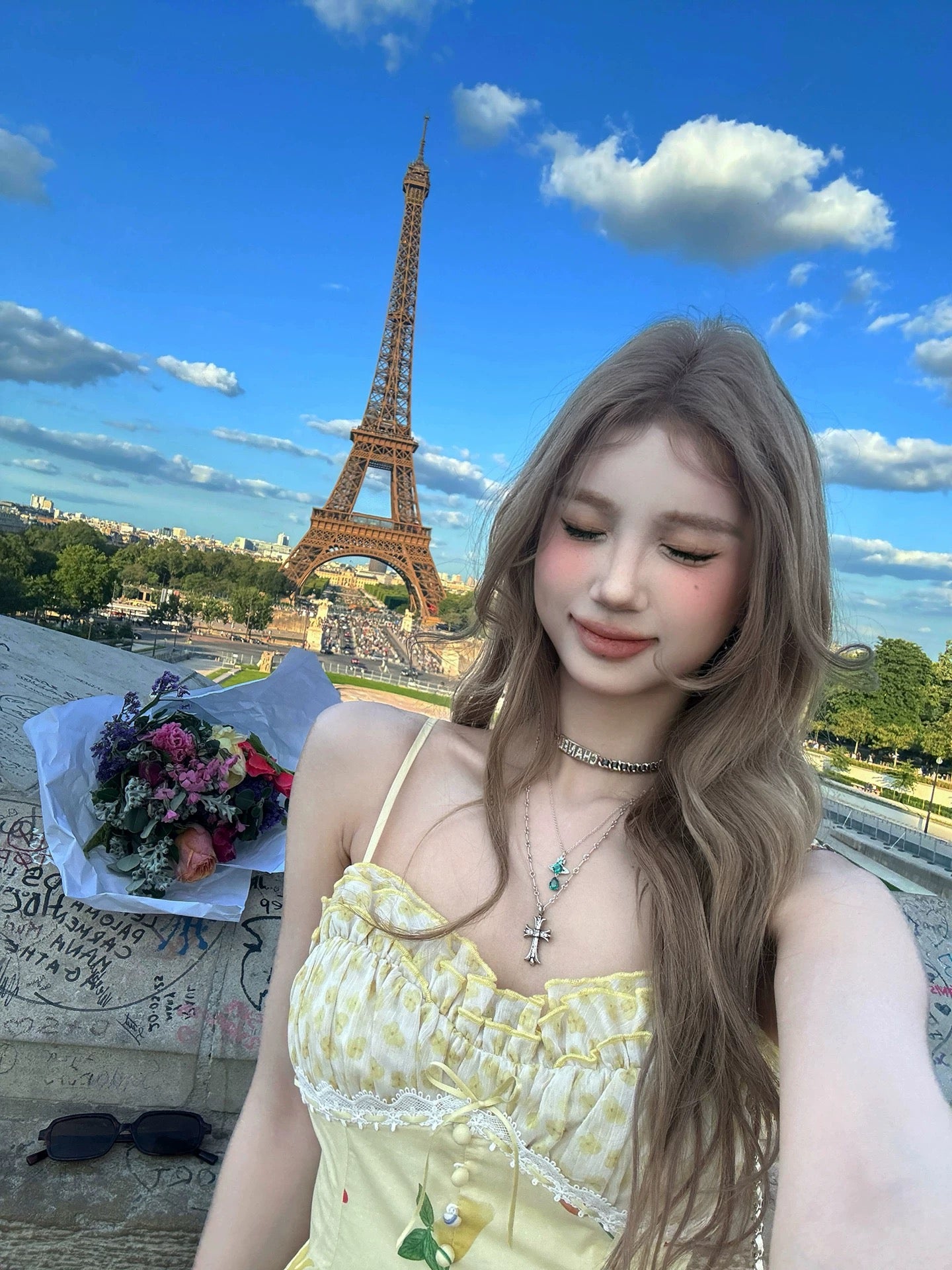 昭花奈莉 设计感碎花阳光连衣裙 Zhaohua Naily Designer Floral Sunshine Dress