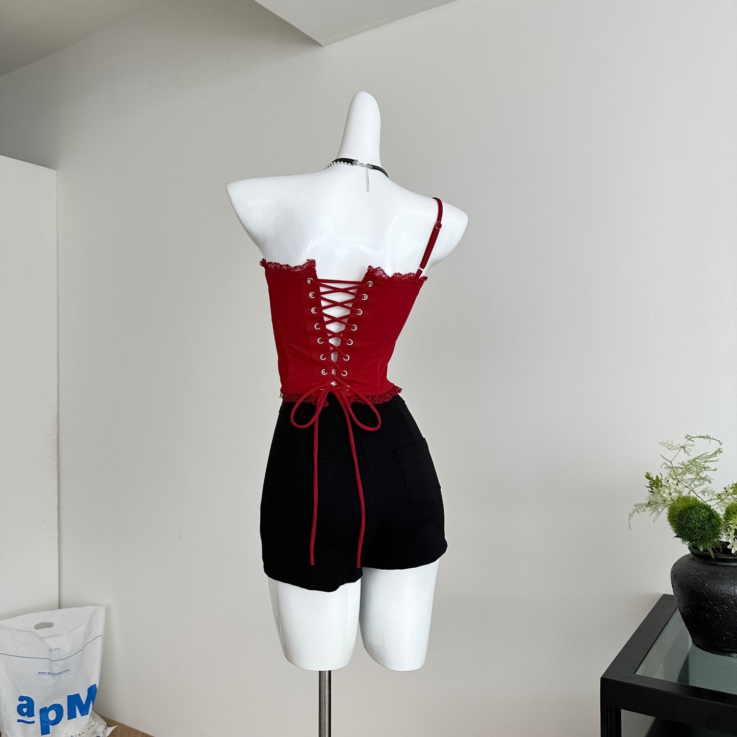 私藏Rose 重工蕾丝鱼骨带胸垫上衣 Secret Rose Premium Lace Boned Top with Built-in Padding