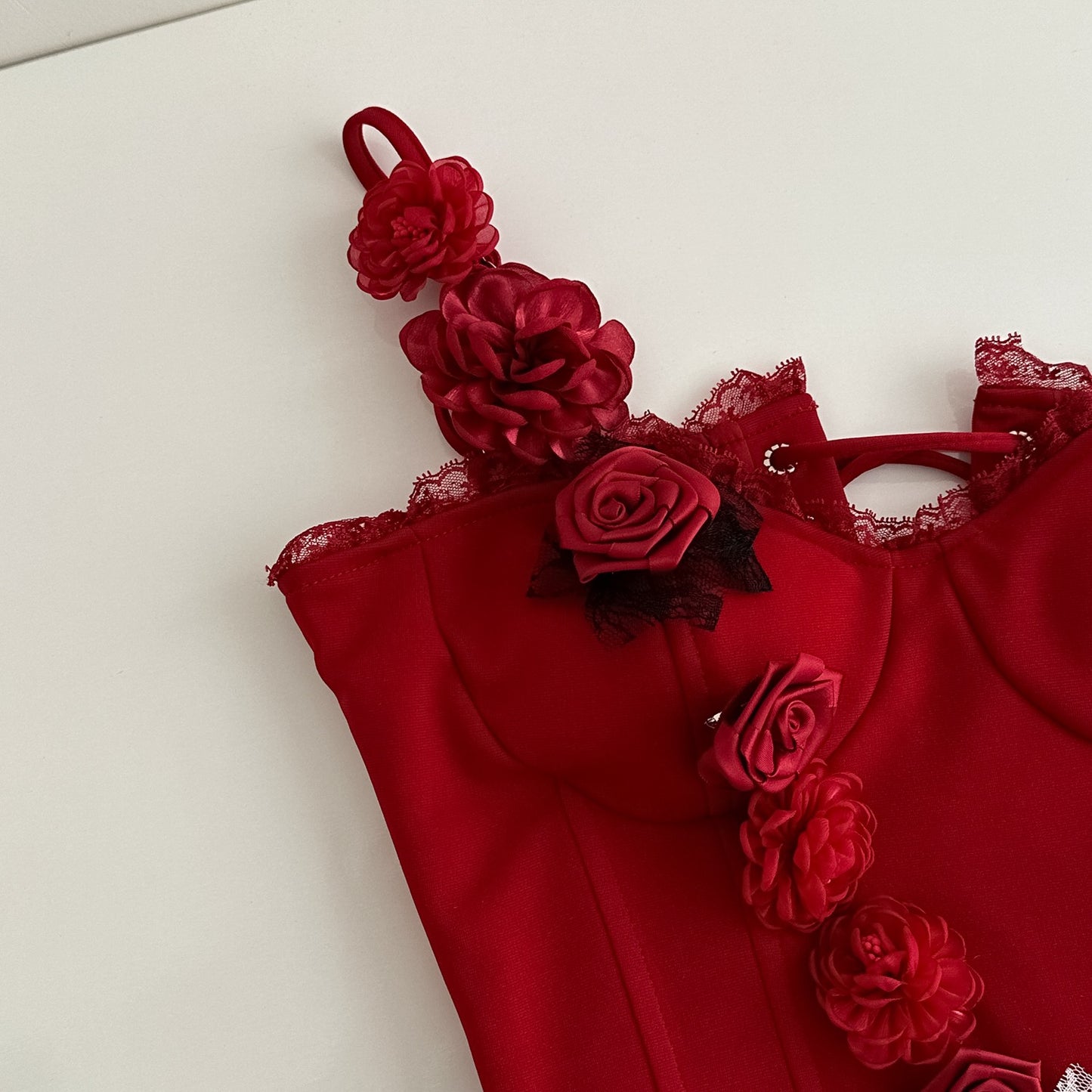 私藏Rose 重工蕾丝鱼骨带胸垫上衣 Secret Rose Premium Lace Boned Top with Built-in Padding