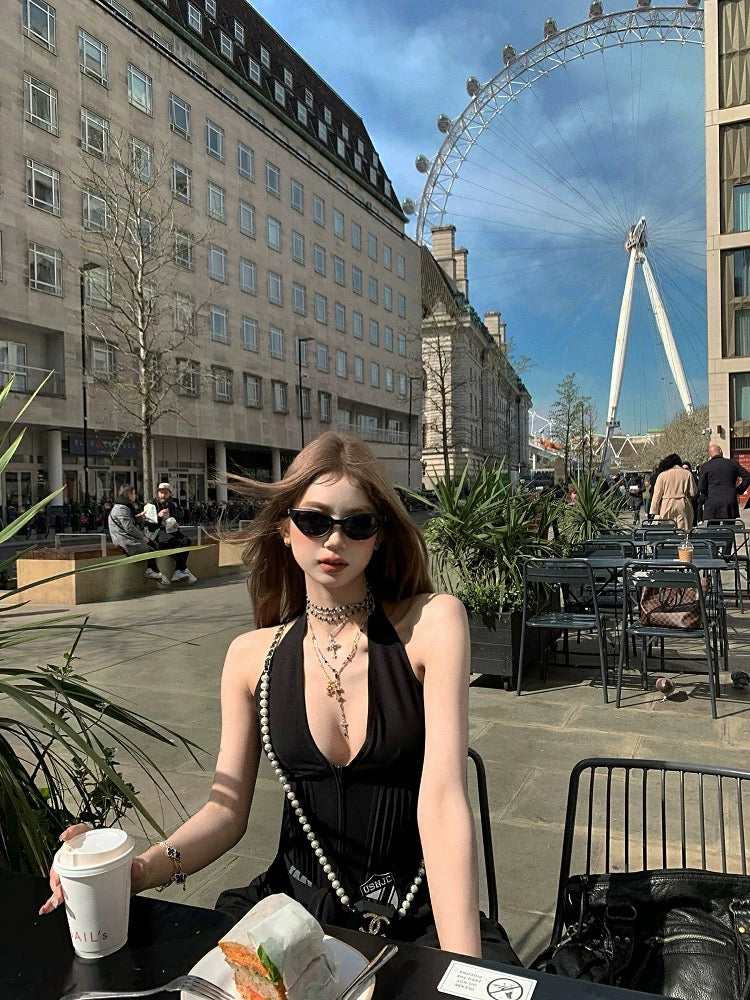 LikeJennie V领挂脖鱼骨带胸垫上衣 LikeJennie V-neck Halter Top with Boning and Built-in Padding