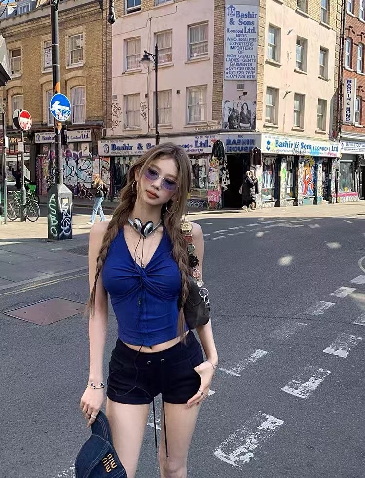 热辣buff 设计感V领扭结无袖上衣 Hot & Stylish V-Neck Twist Sleeveless Top