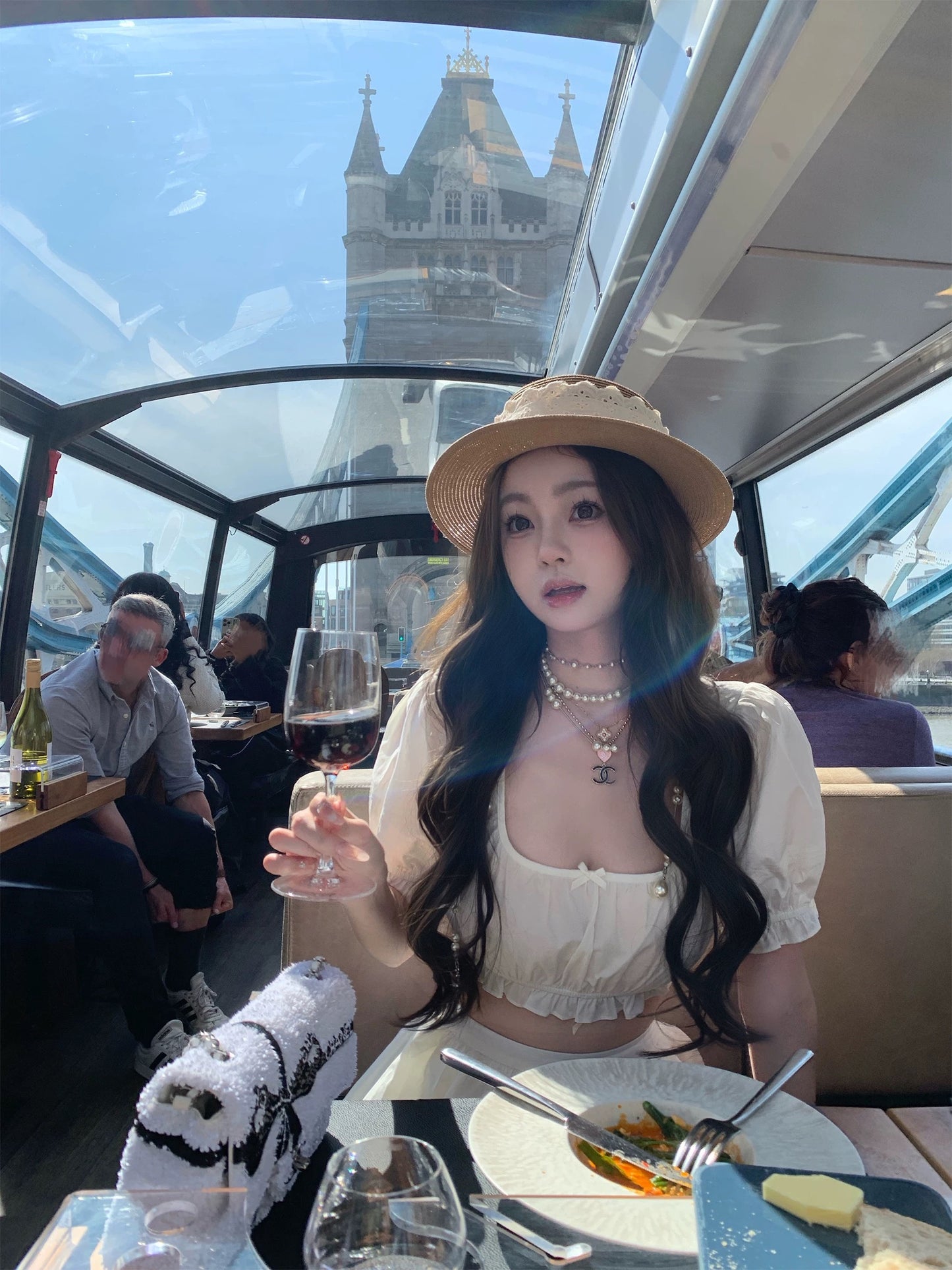 夏日绵绵 甜美套装女U领泡泡袖套装 Sweet Summer Women’s Set with U-Neck and Puff Sleeves