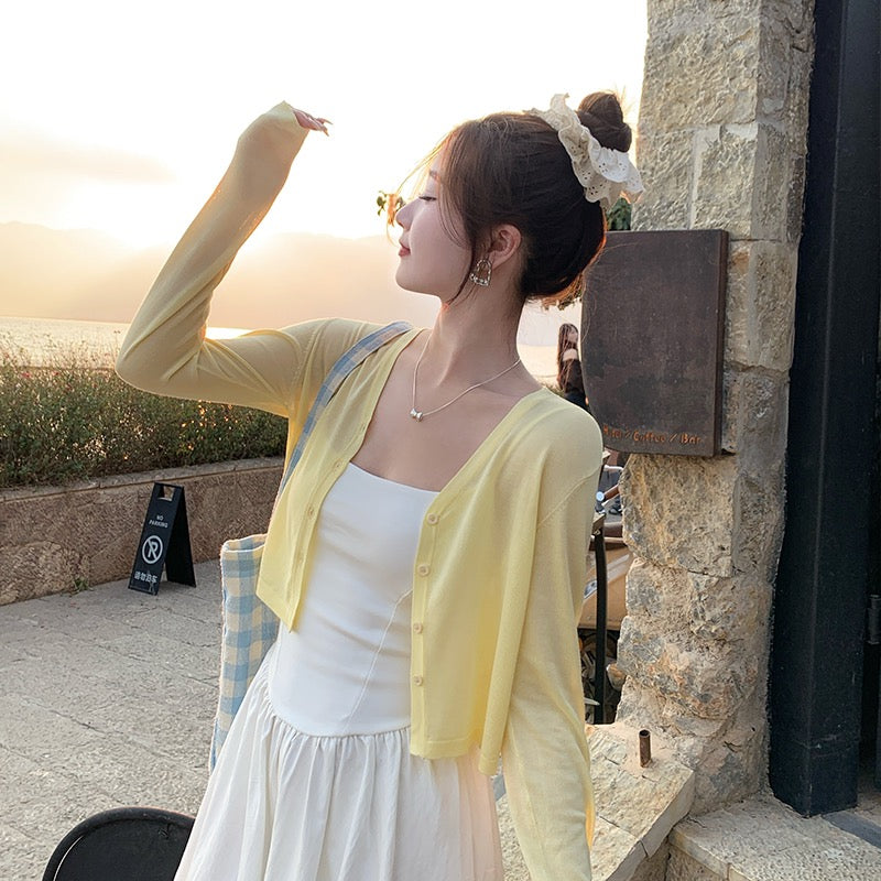 奶黄之夏 配吊带小外搭防晒针织开衫 Milky Yellow Summer – Camisole Set with Lightweight Knit Sun-Protective Cardigan
