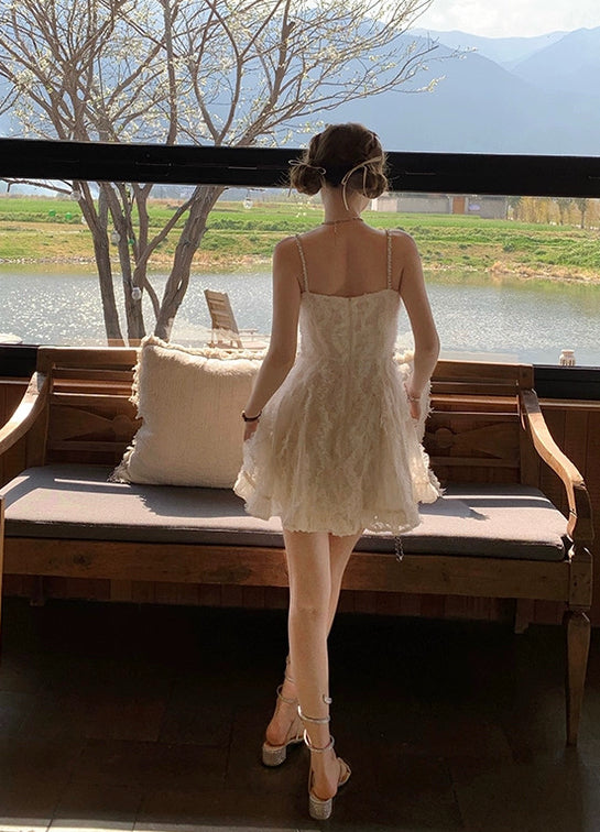 钻光白雀 原创泰兰德钻链羽毛连衣裙 Sparkling White Bird – Original Thailand-Inspired Rhinestone Chain Feather Dress