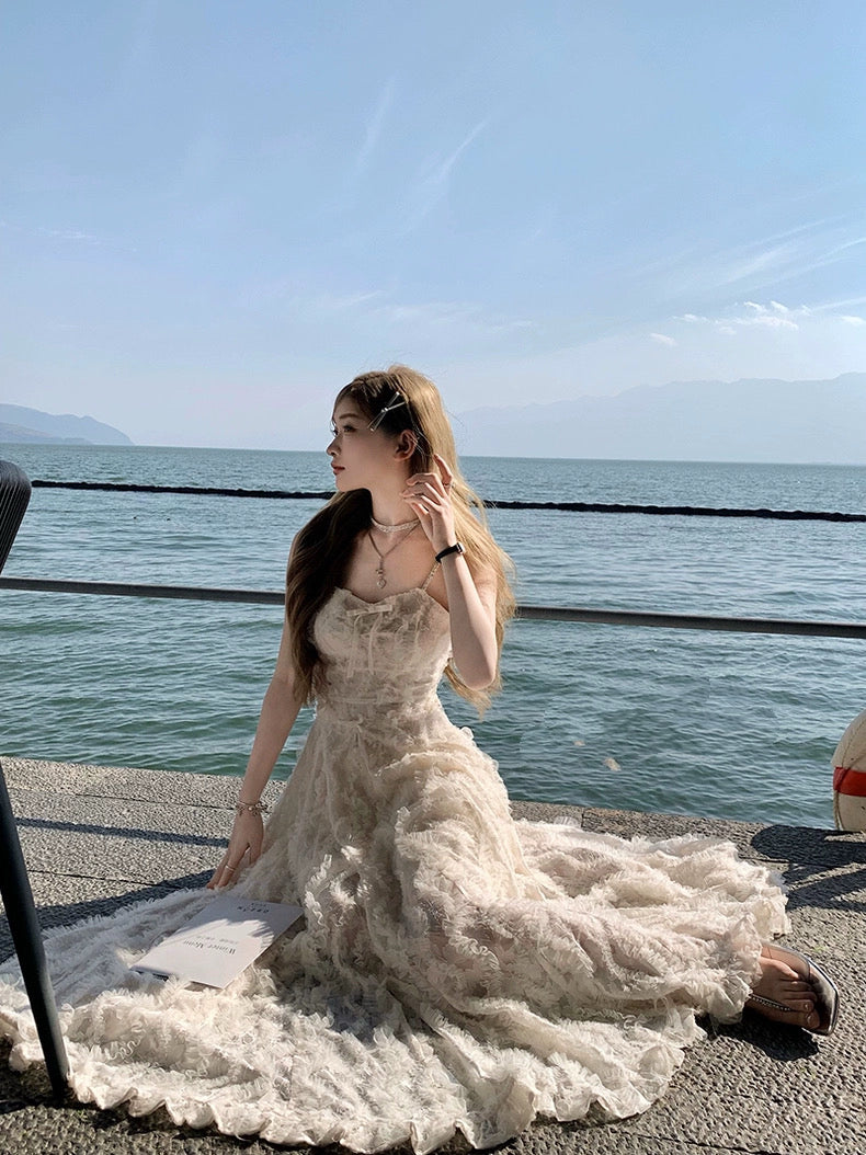 钻光白雀 原创泰兰德钻链羽毛连衣裙 Sparkling White Bird – Original Thailand-Inspired Rhinestone Chain Feather Dress