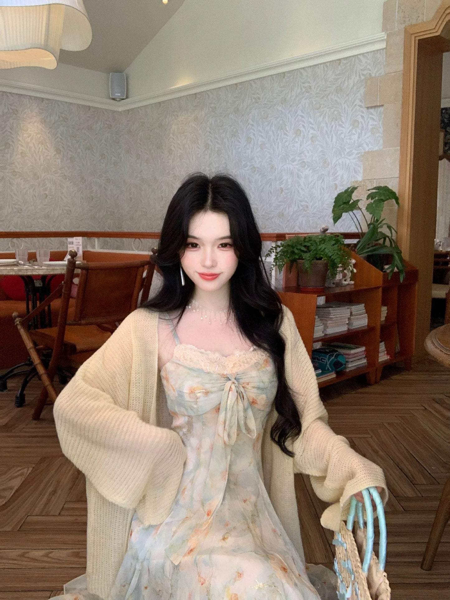 涟心蕊 碎花烫金蝴蝶结吊带连衣裙 Lianxinrui – Floral Foil-Print Bowknot Camisole Dress